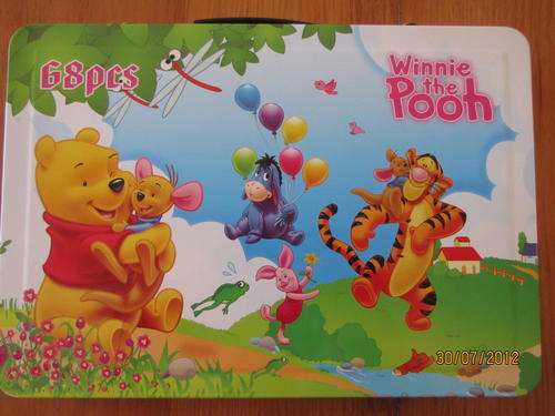 Winnie the Pooh 68 piece art set in a metal case