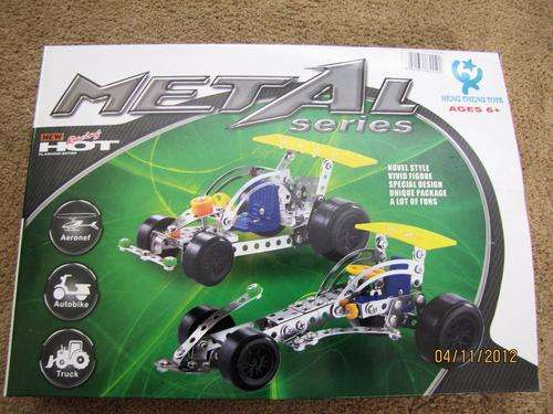 ***127 Pieces*** RACING CAR  DIY Contruction set ( similar to Meccano )