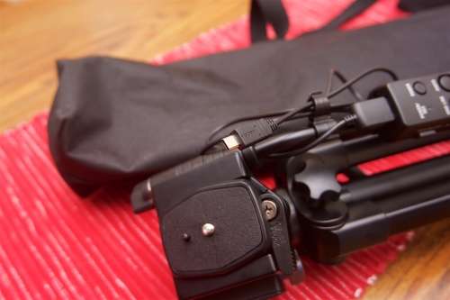 Sony Compact Remote Control Tripod - VCT-VPR1 NEW CONDITION
