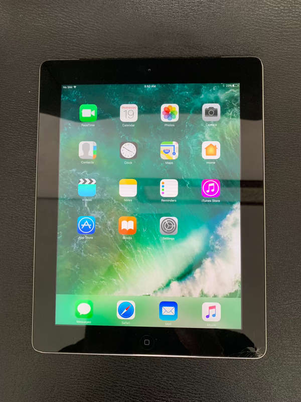 ipad 4 128GB Cell + WIFI (Touch Cracked) ( Pre owned)