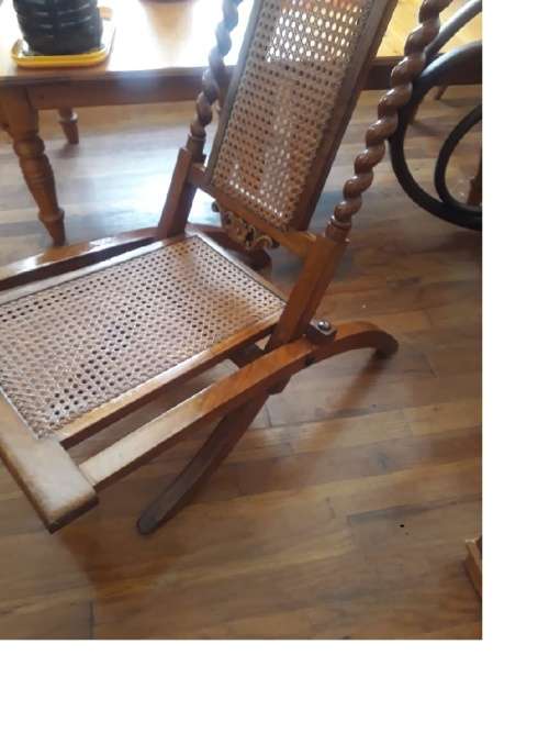 Antique folding sunchair  Original condition, was in collection of owner for the last 50 years.  Pac