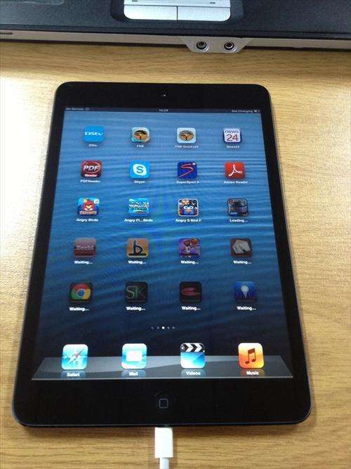 Black Ipad Mini 32GB Wi-Fi and Cellular