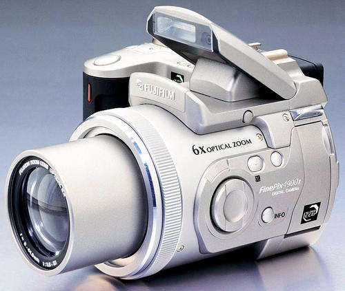 Fujifilm 4900Zoom 2.2 / 4.3 Megapixel  Digital Camera