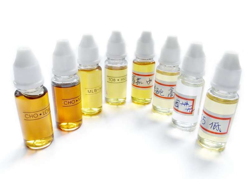 ELECTRONIC CIGARETTE  -  E-JUICE