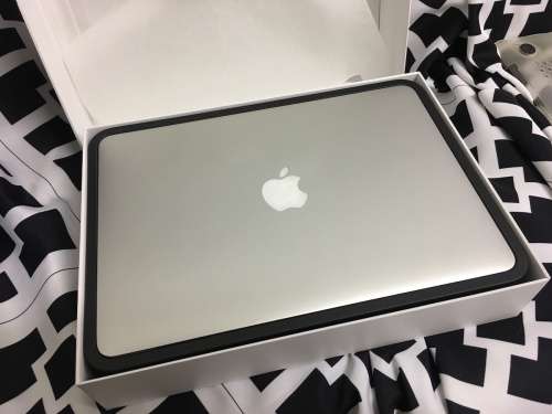 Macbook Pro 13inch Mid 2013 2.6ghz 500gb