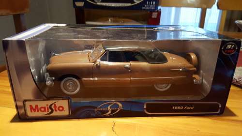 Maisto Ford 1:18