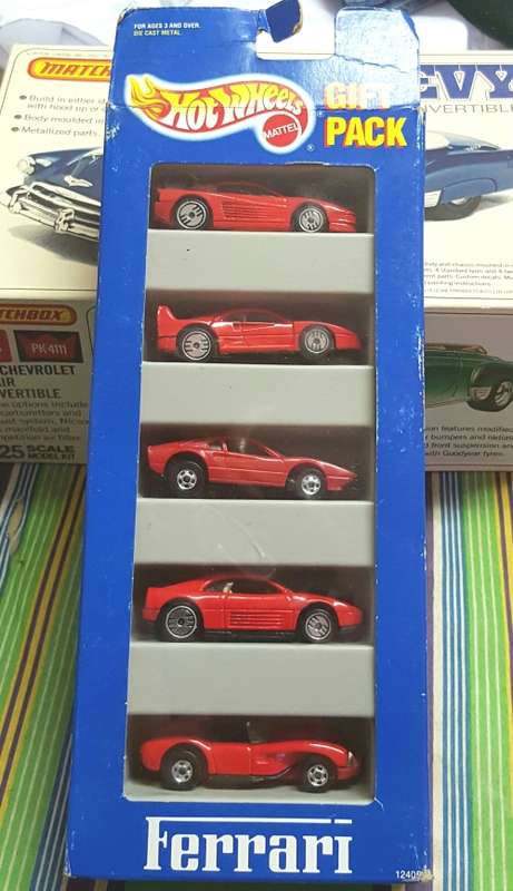 Hot wheels hotwheels Ferrari unopened 1993