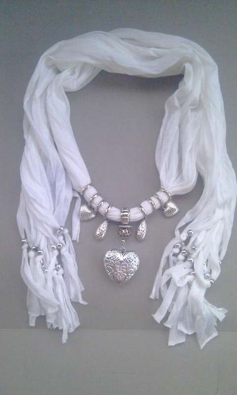 *** BRAND NEW  *** JEWELLERY SCARF wHITE HEART - Dress up any outfit