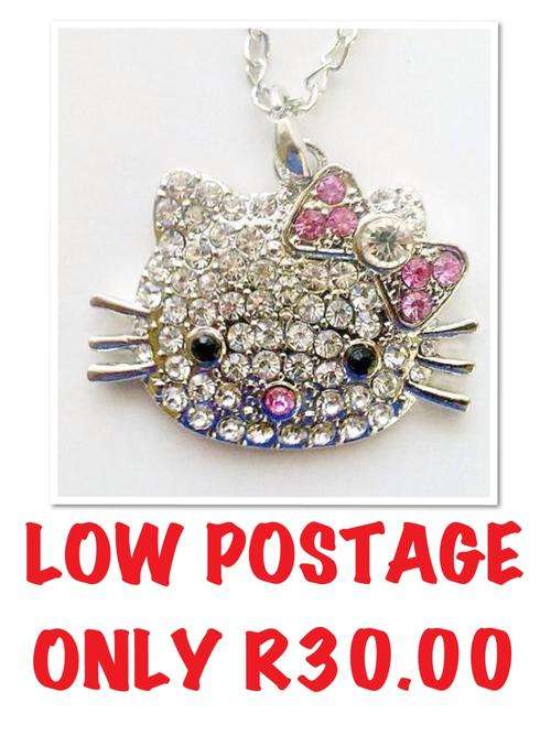 ***SAVE LOW, LOW SHIPPING R30*** Hello kitty pendant & chain