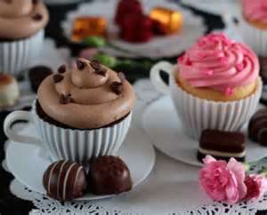 ***SAVE LOW LOW SHIPPING R30*** Bake & Serve TeaCupcakes 8 Piece  - A nice XMAS present idea