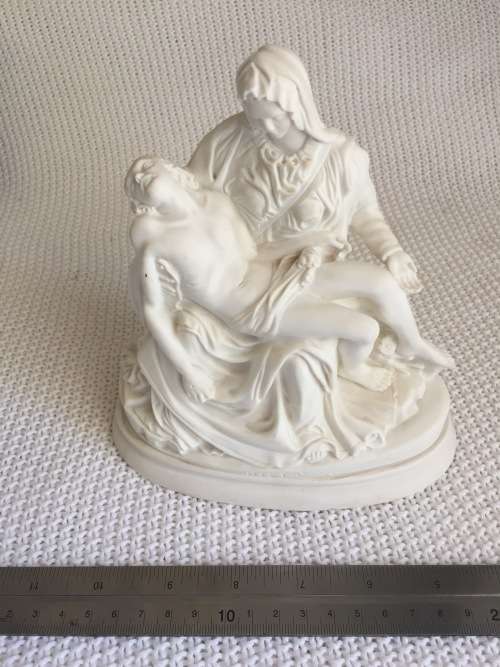 Collector's Pieta Statue - R Leoni