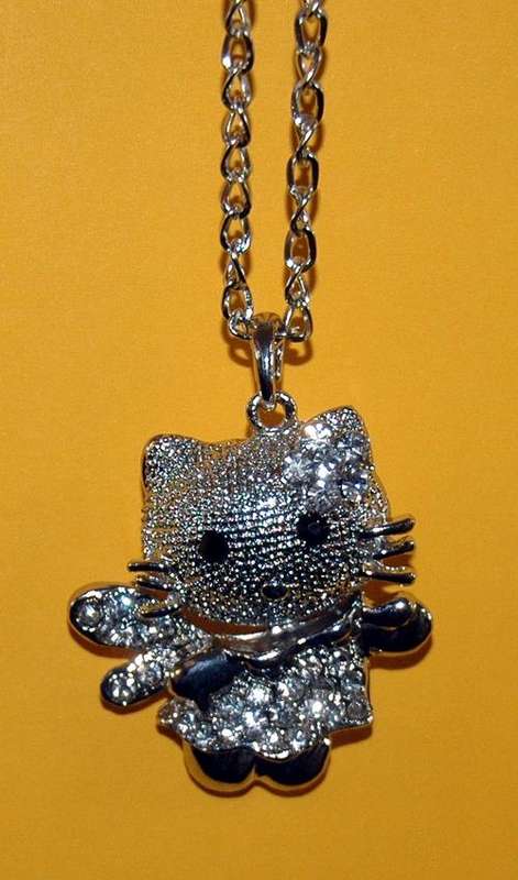 *new* HELLO KITTY Pendant & Chain Full Body & Face