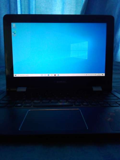 Lenovo Yoga 300