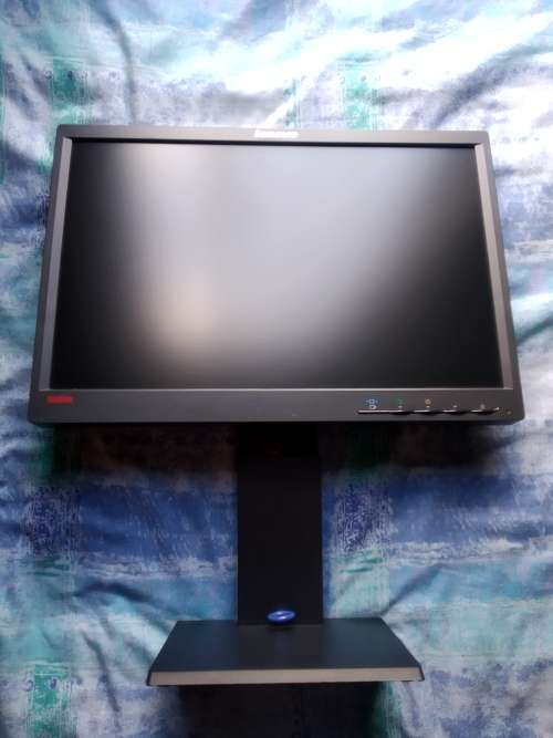 Lenovo Monitor LT1952pwD 19` DVI,DP,VGA