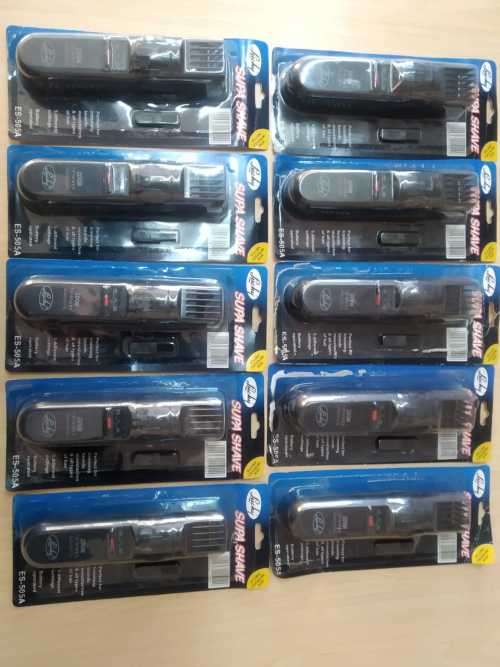 ONE BID FOR 10 TRIMMERS LUCKY ZOOM SUPA SHAVE TRIMMERS