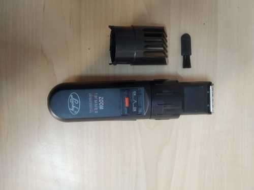 ONE BID FOR 10 TRIMMERS LUCKY ZOOM SUPA SHAVE TRIMMERS