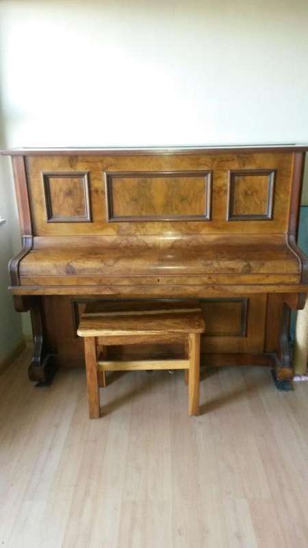Hoffmann Piano