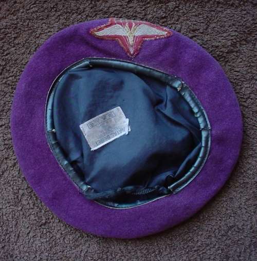 SA 1 Parachute Battalion maroon beret with parachute wings 2nd pattern badge (SADF 1 Para Bn)