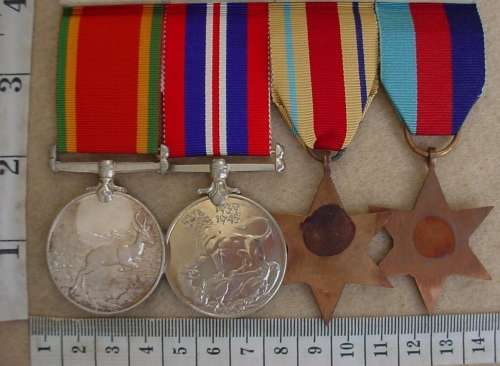 SAAF Death Plaque, 39-45 & Africa Stars, War & Africa Service Medals to Lt T.D.Mainprize - Rhodesian