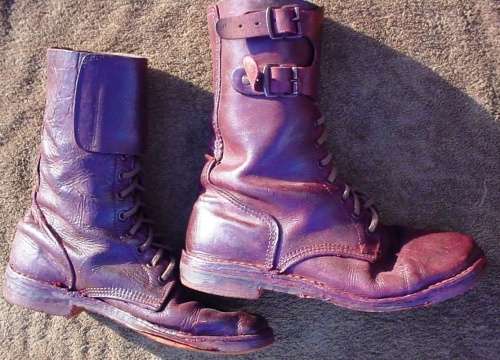 Rhodesian Army brown leather boots, outside sole 29cm long x 10 wide (Rhodesia Bush War)