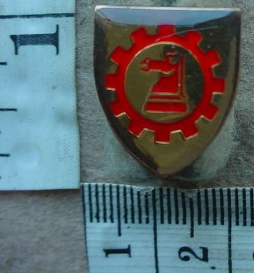 South African Army Battle School Maintenance Unit cravat badge, pins intact, left facing