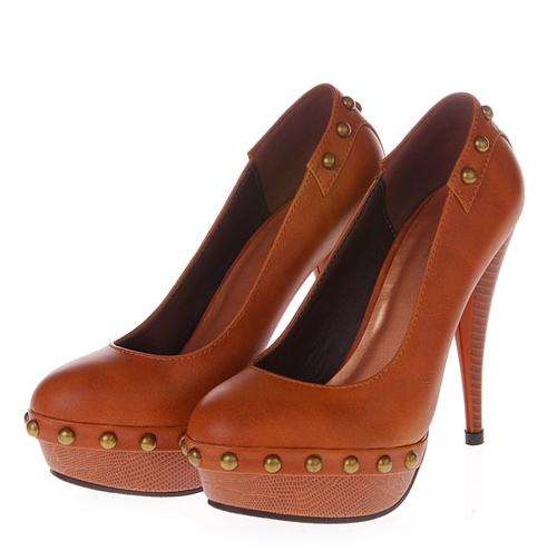 Ladies heels with stud embelishments in brown or black
