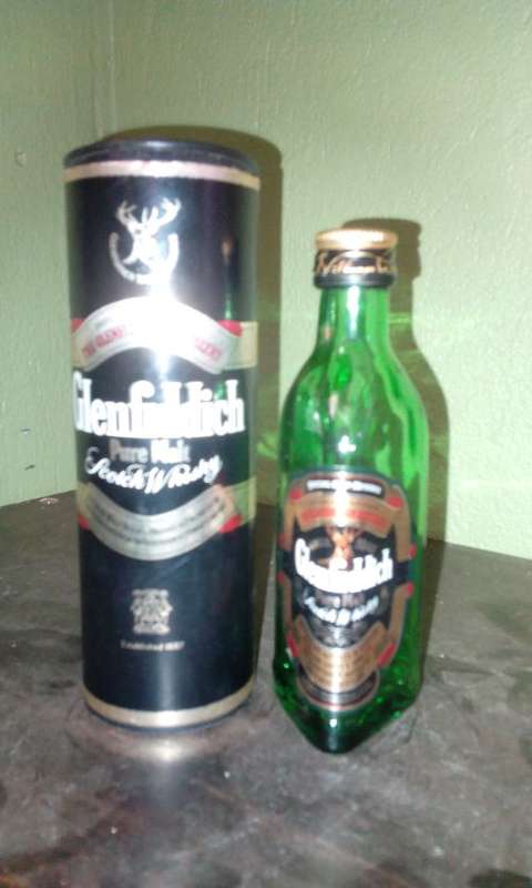 MiniatureGlenfiddich Special Old Reserve Scotch Whisky Bottle -  Empty Bottle & Box & Box with watch