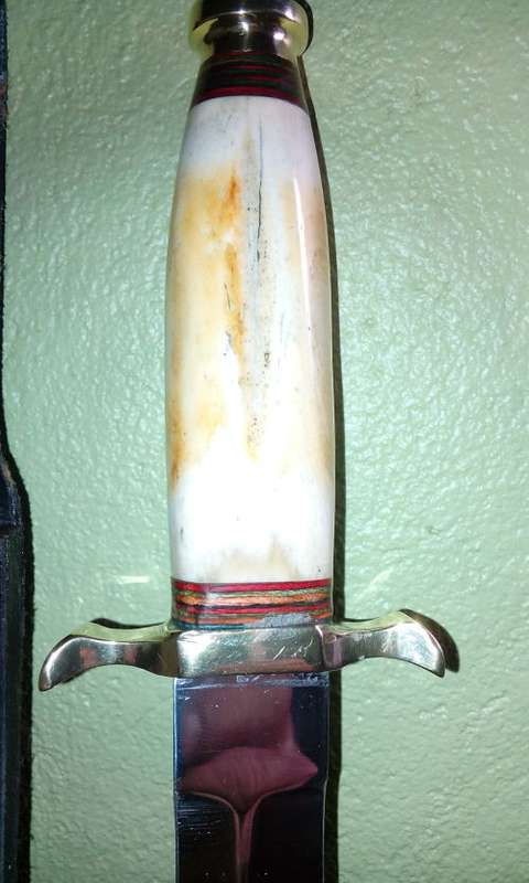 STUNNING VINTAGE PAKISTANI DAGGER KNIVE 30CM LENGTH, BLADE LENGHT 17CM CAMEL BONE HANDLE