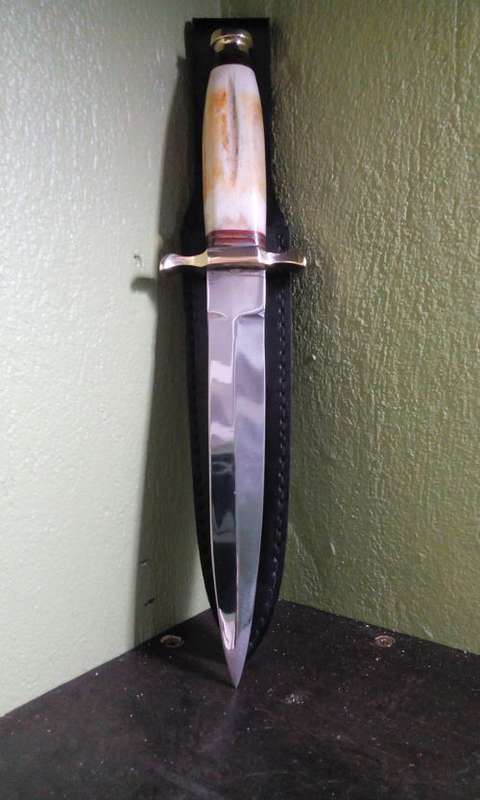 STUNNING VINTAGE PAKISTANI DAGGER KNIVE 30CM LENGTH, BLADE LENGHT 17CM CAMEL BONE HANDLE