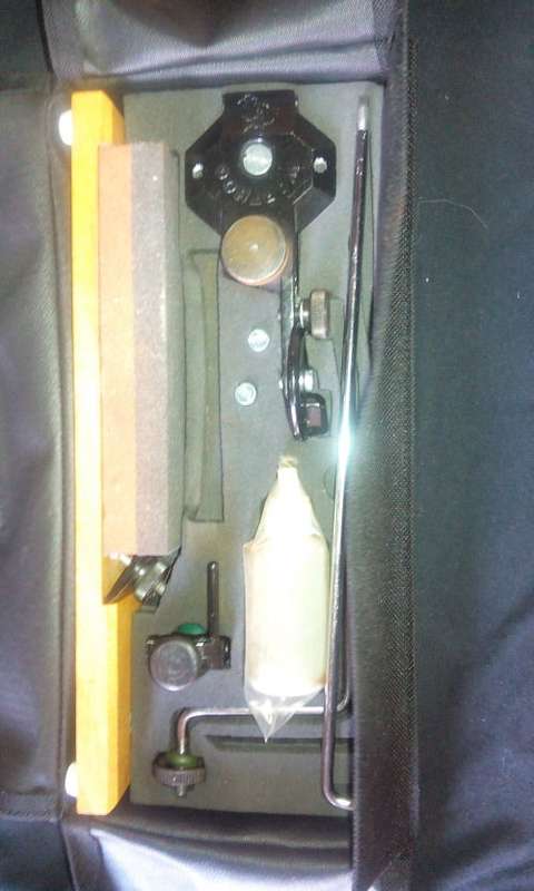 WARTHOG KNIVE SHARPENING KIT IN BAG HARDLY USED