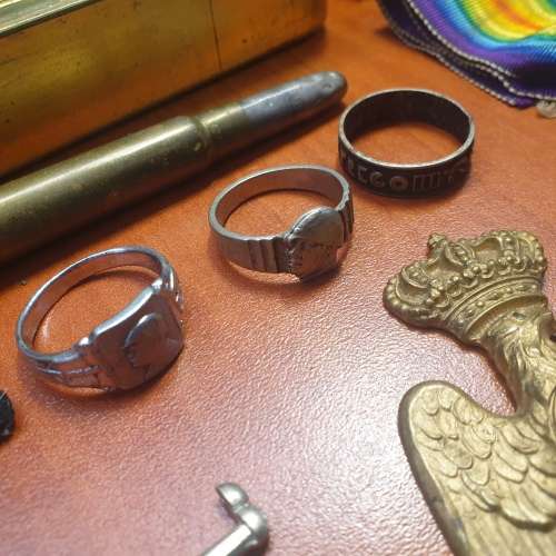 A collection of War Medals, Badges & Memorabilia | Bid to Take All | Crazy R1 Start