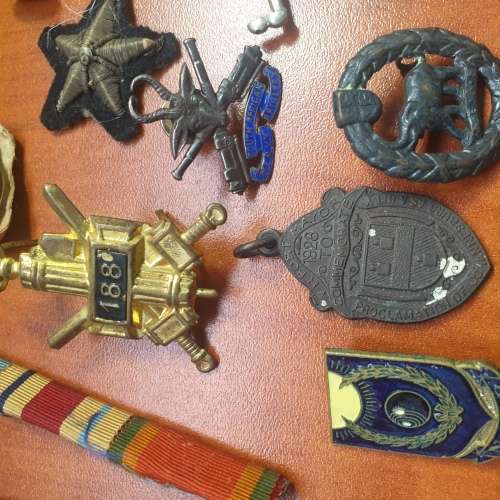 A collection of War Medals, Badges & Memorabilia | Bid to Take All | Crazy R1 Start