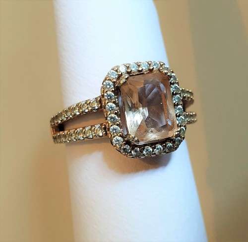 Stunning 925 Sterling Silver Ring with Rose gold plating and a large champagne coloured center stone
