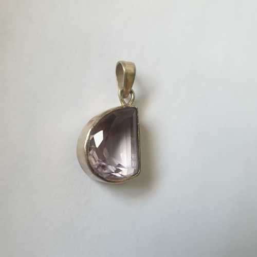 925 Sterling Silver Pendant with Beautiful Purple Stone