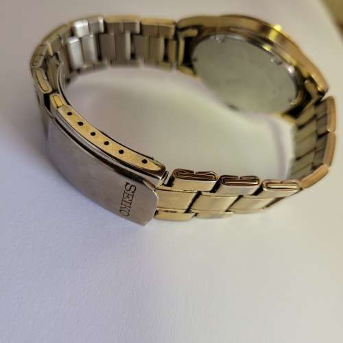 Seiko Sapphire Crystal Gold Tone Men`s Watch | Stainless Steel | 100m Water Resistant