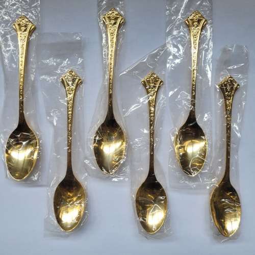 Six Beautiful Eetrite 24 Carat Gold Plated Fleur Design Teaspoons