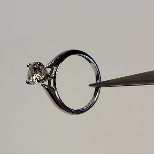 Exquisite 925 Sterling Silver Ring with CZ Centre Stone
