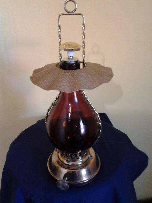 COLLECTABLE MUSICAL DECANTER MADE OF GLASS AND BRASS