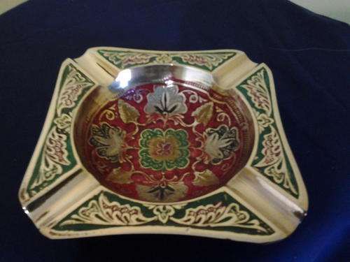 OLD SOLID BRASS ASHTRAY WITH STUNNING DETAIL