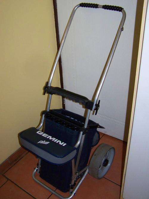 GEMINI PLUS GOLF CART AS NEW IN VERY GOOD CONDITION