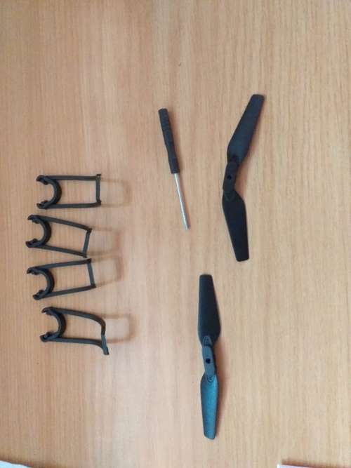 Drone WIFI HD Camera Battery Foldable Selfie RC Quadcopter Drone in a carry case. Including spares