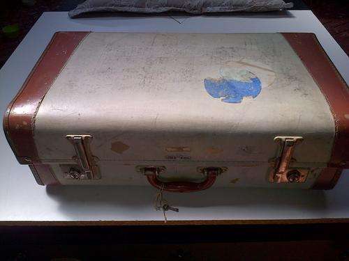 Rare Find : Old Suitecase (Please read full discription)