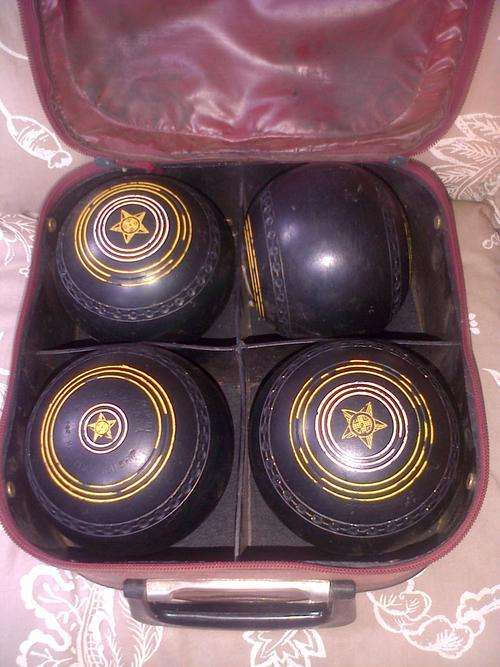 Henselite Bowls Set in Carry Case