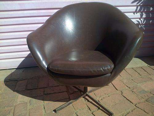 RETRO TUB SWIVEL CHAIR
