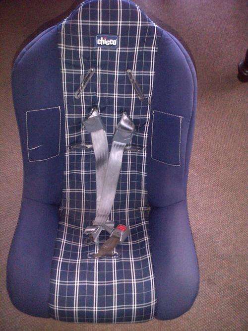 CHICCO CAR SEAT