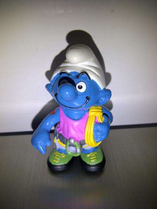 Climber Smurf #20468 MINT condition. Schleich Peyo