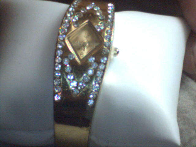 MINGDU  ELEGANT LADIES WATCH SET IN GOLD FINISH WITH SIMULATED DIAMONDS