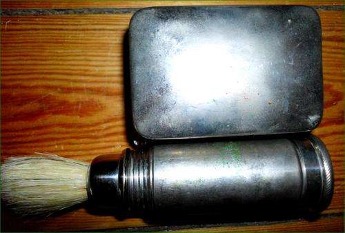 OLD SHAVING ITEM / OU SKEERMES STEL