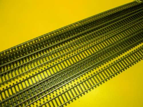 LIMA FLEXI TRACK (NEW OLD STOCK) BID PER PIECE