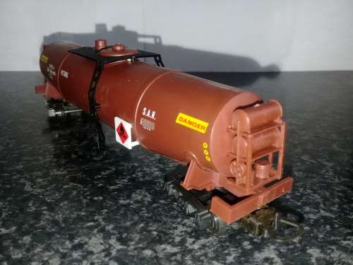 LIMA SAR PETROL TANKER (BOXED)